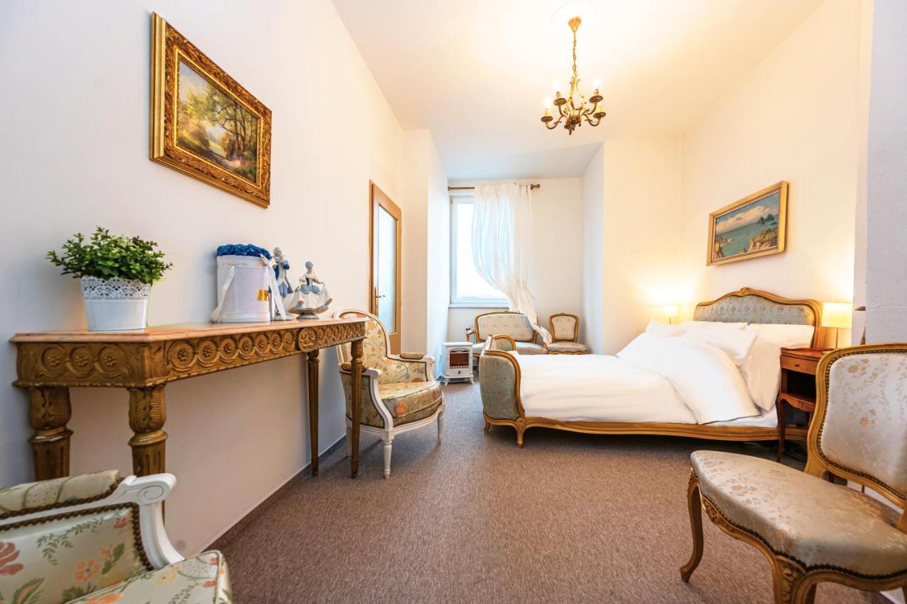 Bank Invest Apartmens - Old Town Appartement Praag Buitenkant foto