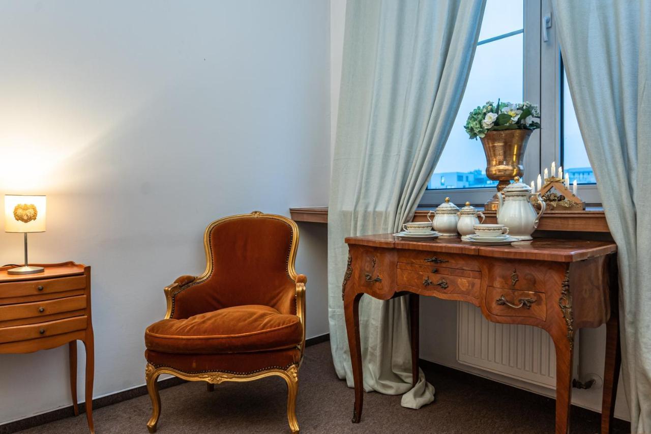 Bank Invest Apartmens - Old Town Appartement Praag Buitenkant foto