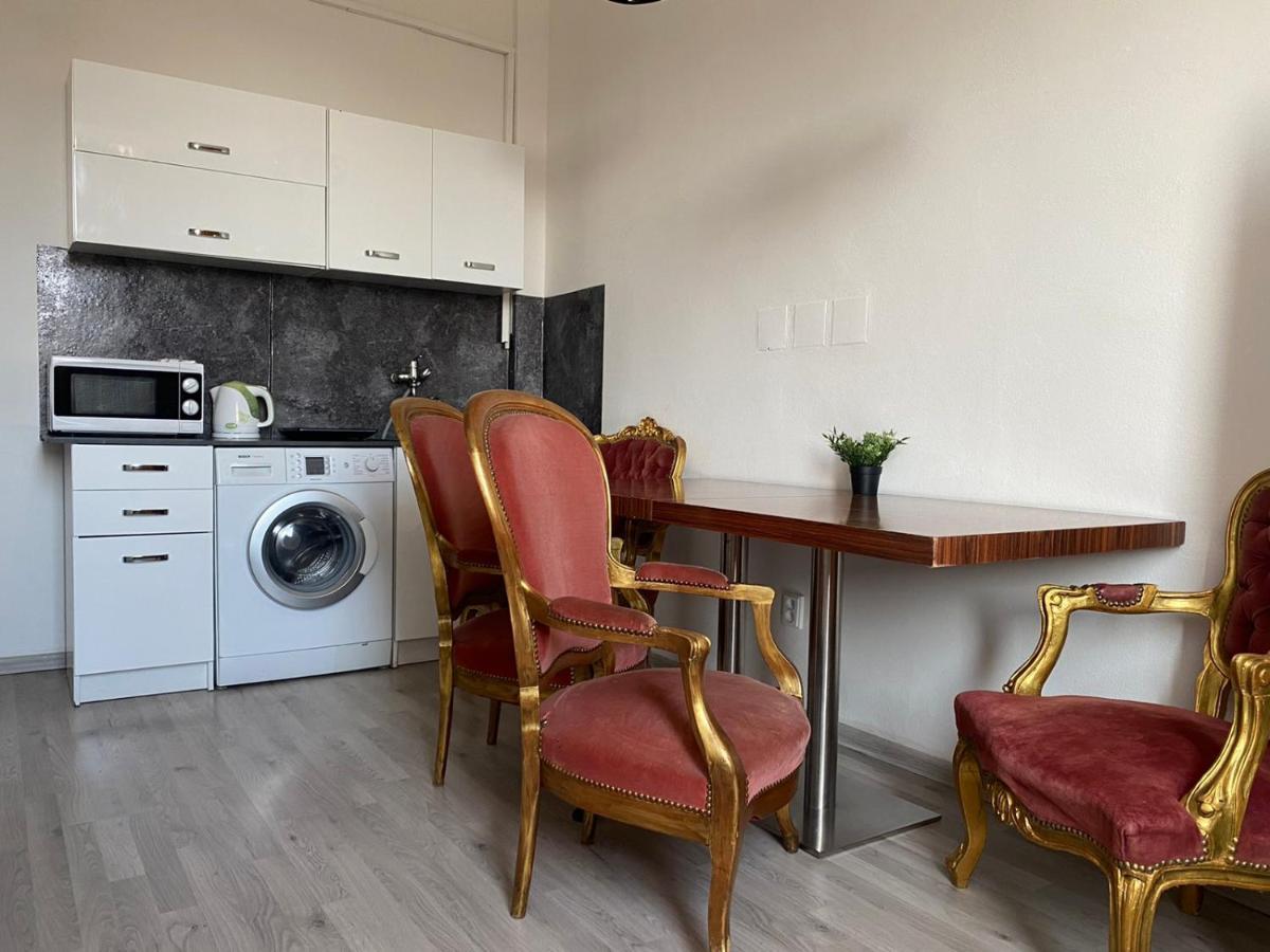 Bank Invest Apartmens - Old Town Appartement Praag Buitenkant foto