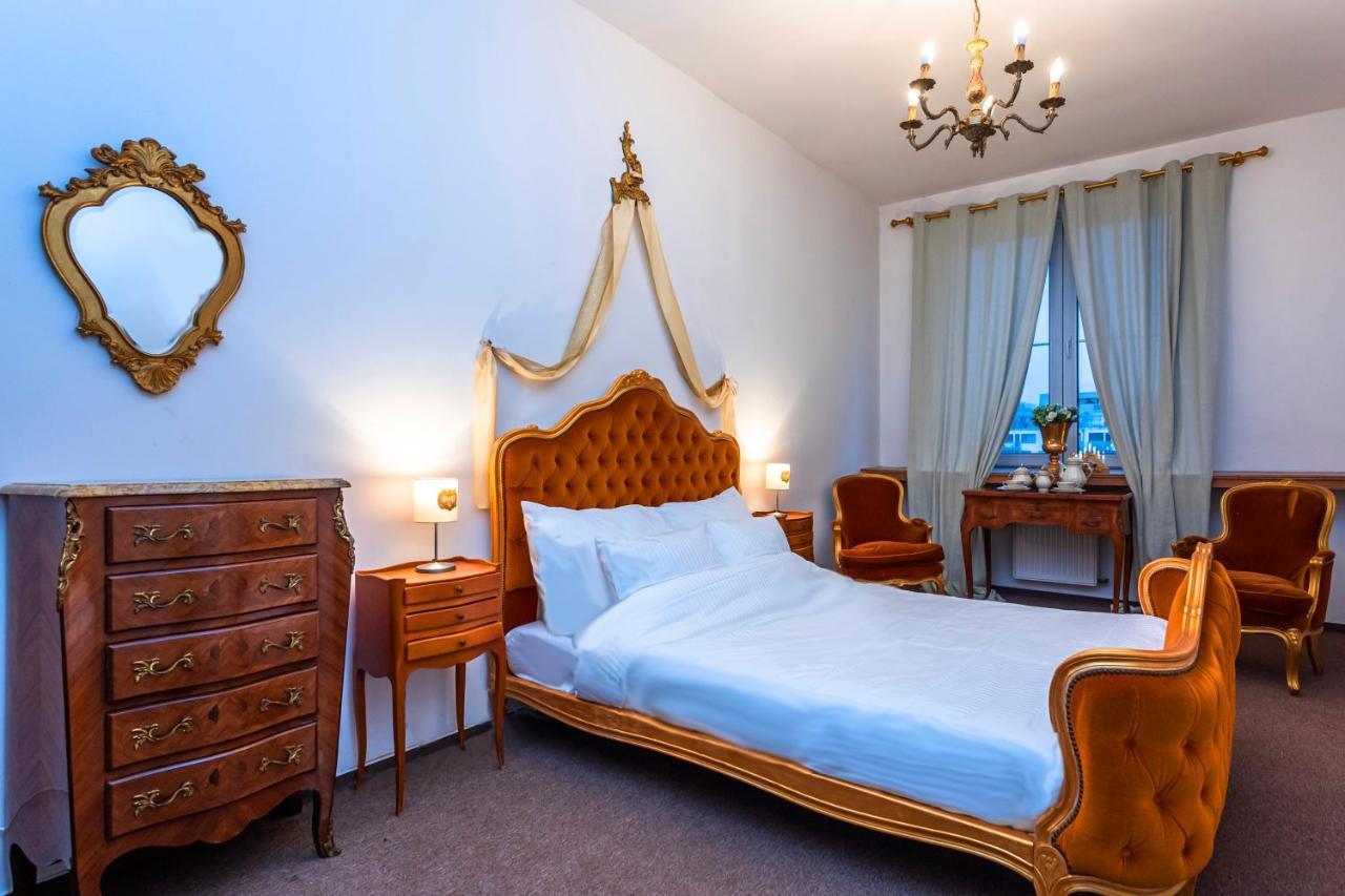 Bank Invest Apartmens - Old Town Appartement Praag Buitenkant foto