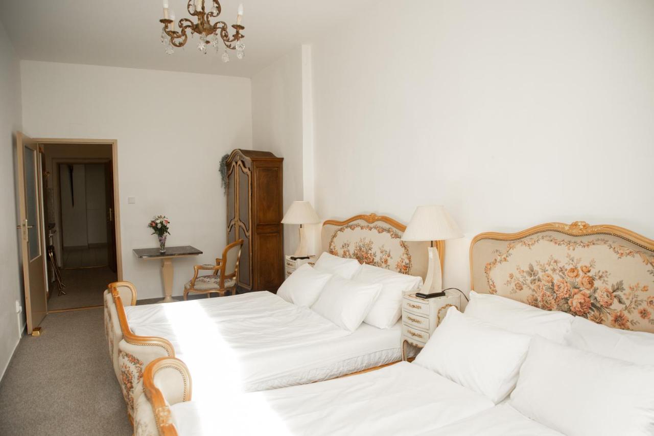 Bank Invest Apartmens - Old Town Appartement Praag Buitenkant foto
