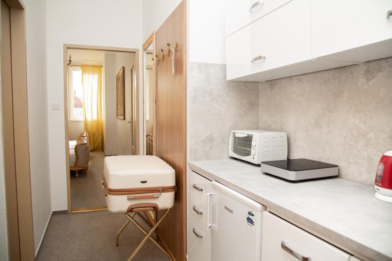 Bank Invest Apartmens - Old Town Appartement Praag Buitenkant foto
