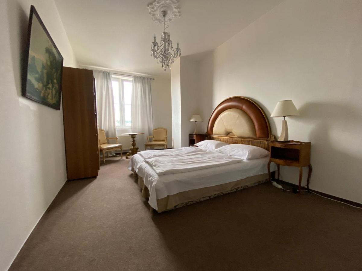 Bank Invest Apartmens - Old Town Appartement Praag Buitenkant foto