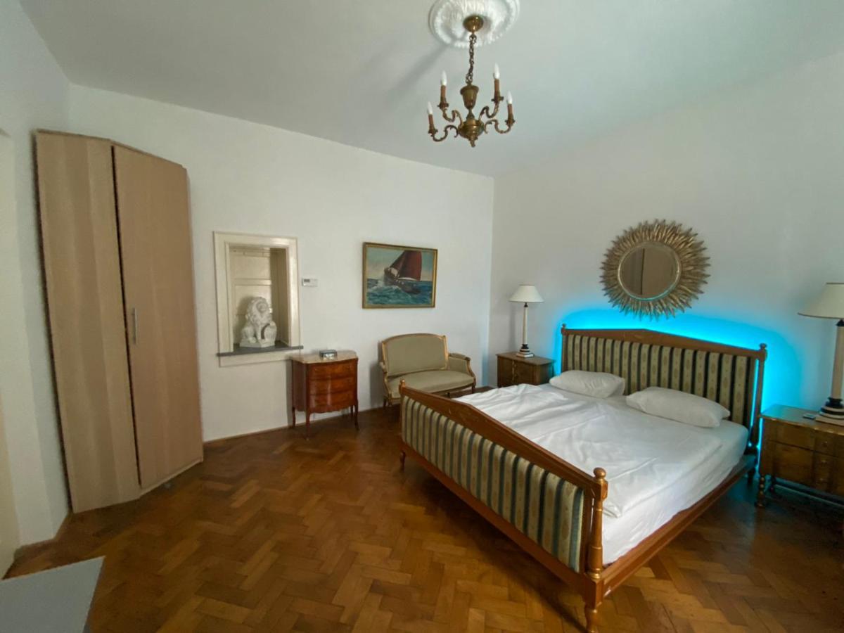 Bank Invest Apartmens - Old Town Appartement Praag Buitenkant foto