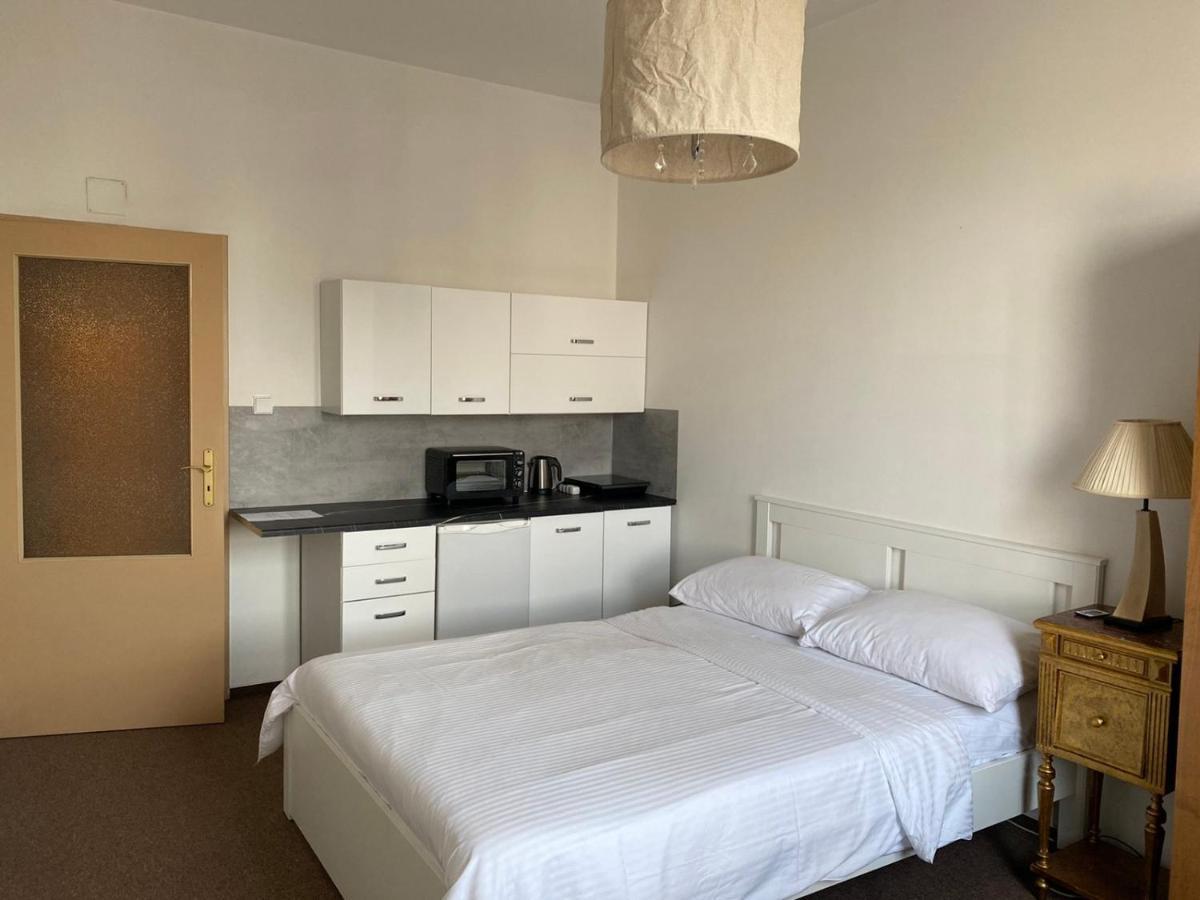Bank Invest Apartmens - Old Town Appartement Praag Buitenkant foto
