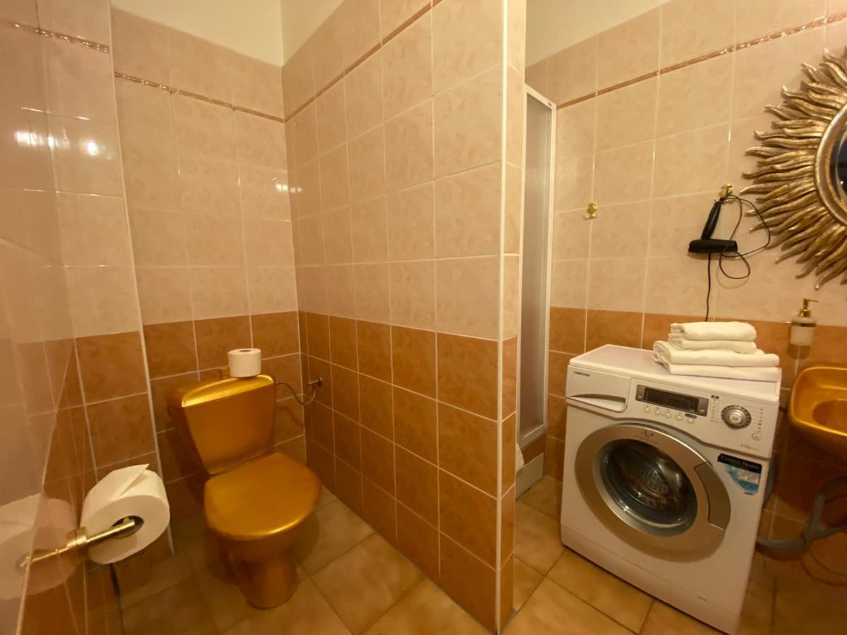 Bank Invest Apartmens - Old Town Appartement Praag Buitenkant foto