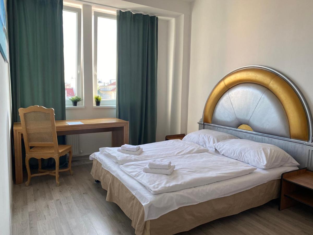 Bank Invest Apartmens - Old Town Appartement Praag Buitenkant foto