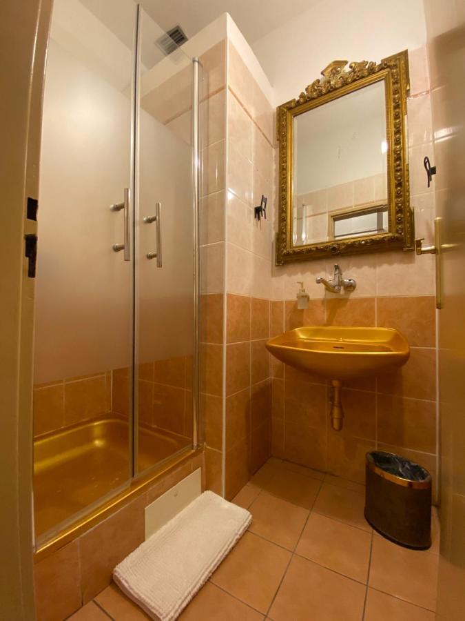 Bank Invest Apartmens - Old Town Appartement Praag Buitenkant foto