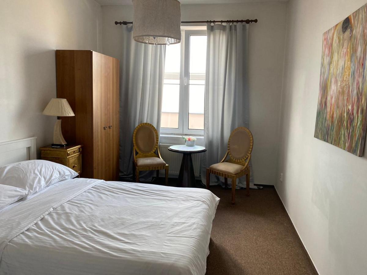 Bank Invest Apartmens - Old Town Appartement Praag Buitenkant foto